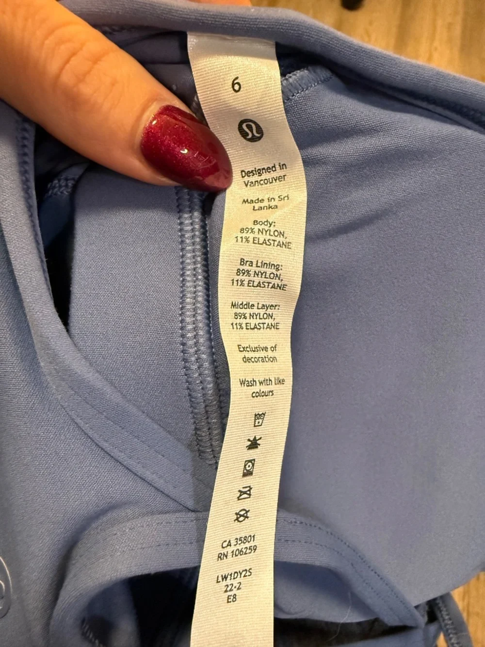 Lululemon Lightweight High Neck Yoga Tank Water Drop Size 6 - Picture 5 of 6